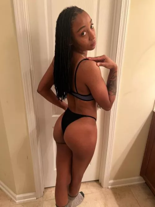 My fat little booty on my petite body... needs to be fucked