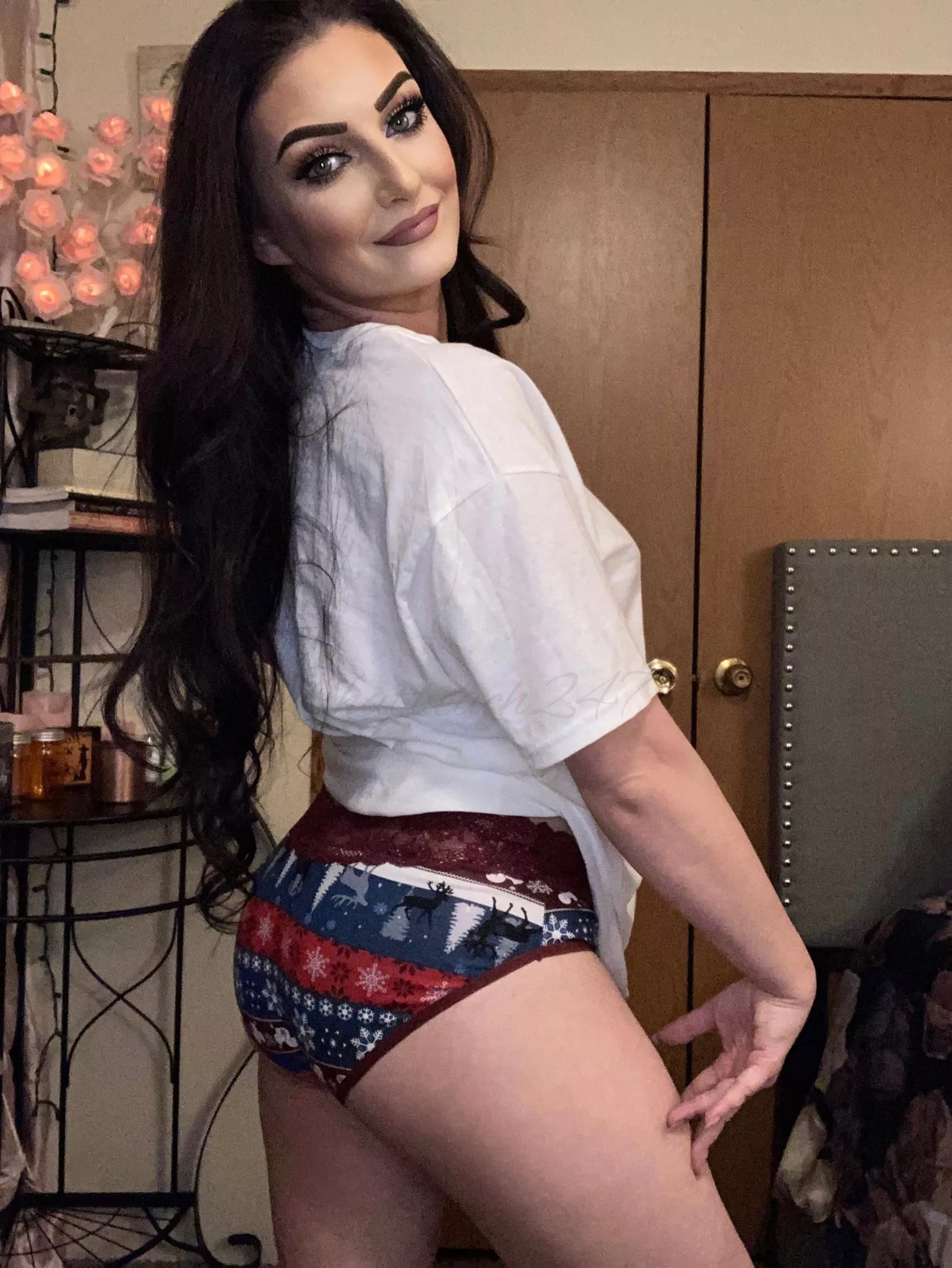 🎄 My tight wet pussy is waiting for you! ❄️ Cum try me by getting this Special Christmas Panty. Winter Wonderland Bikini Brief. It’s 10% Off right now 🦌 See my pinned Menu, Panty Drawer & Christmas Sales 🎄