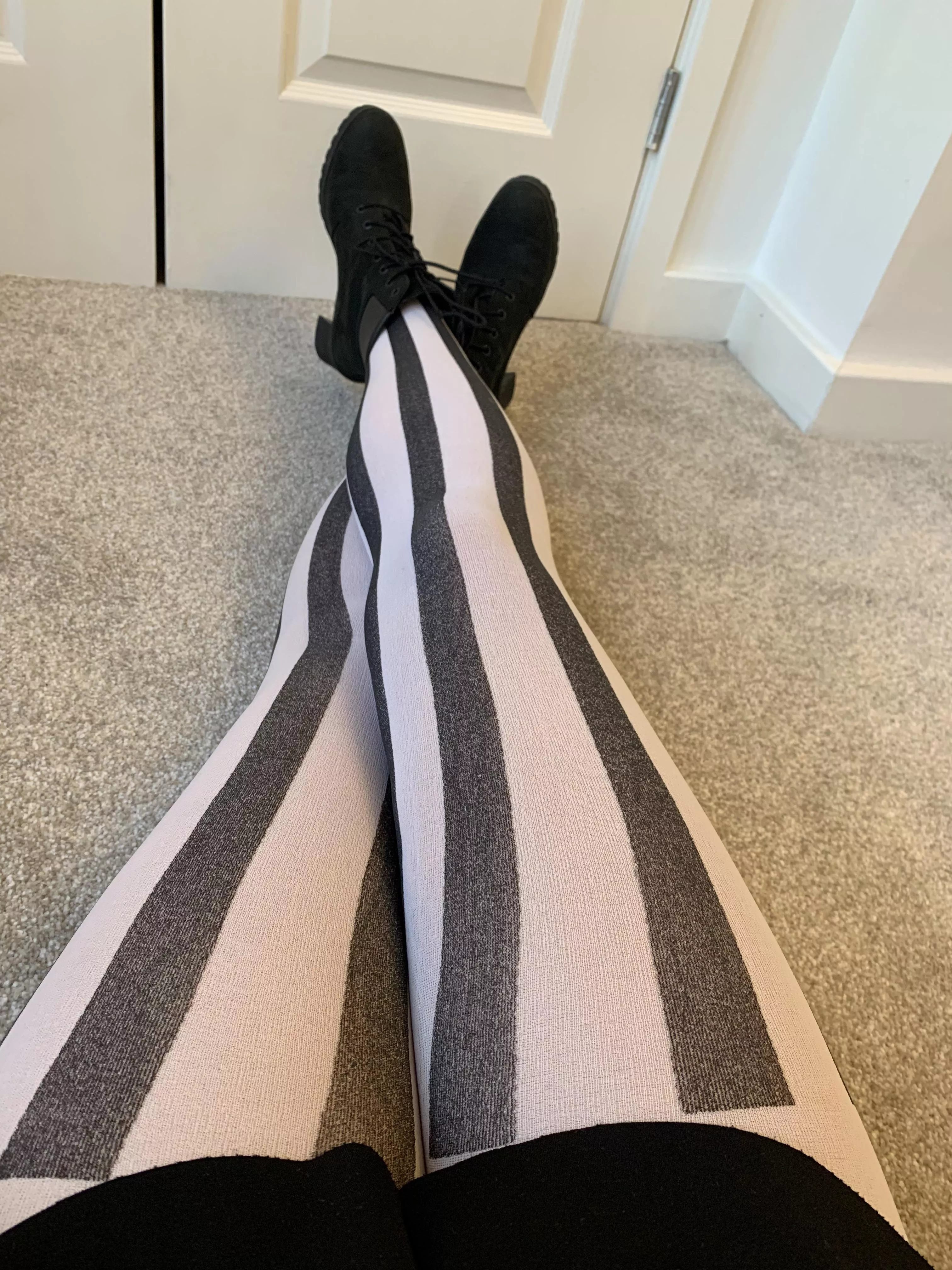 Office trouble: there is something funky but also naughty about this pair… can you put your hand on it? No pun intended 😉