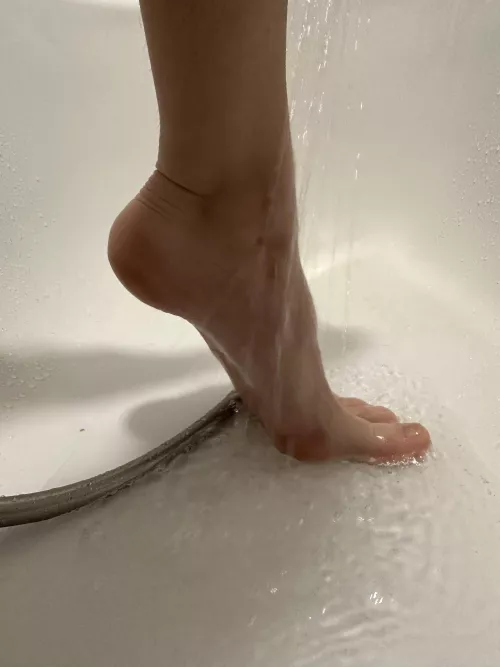 oh that beautiful leg curve