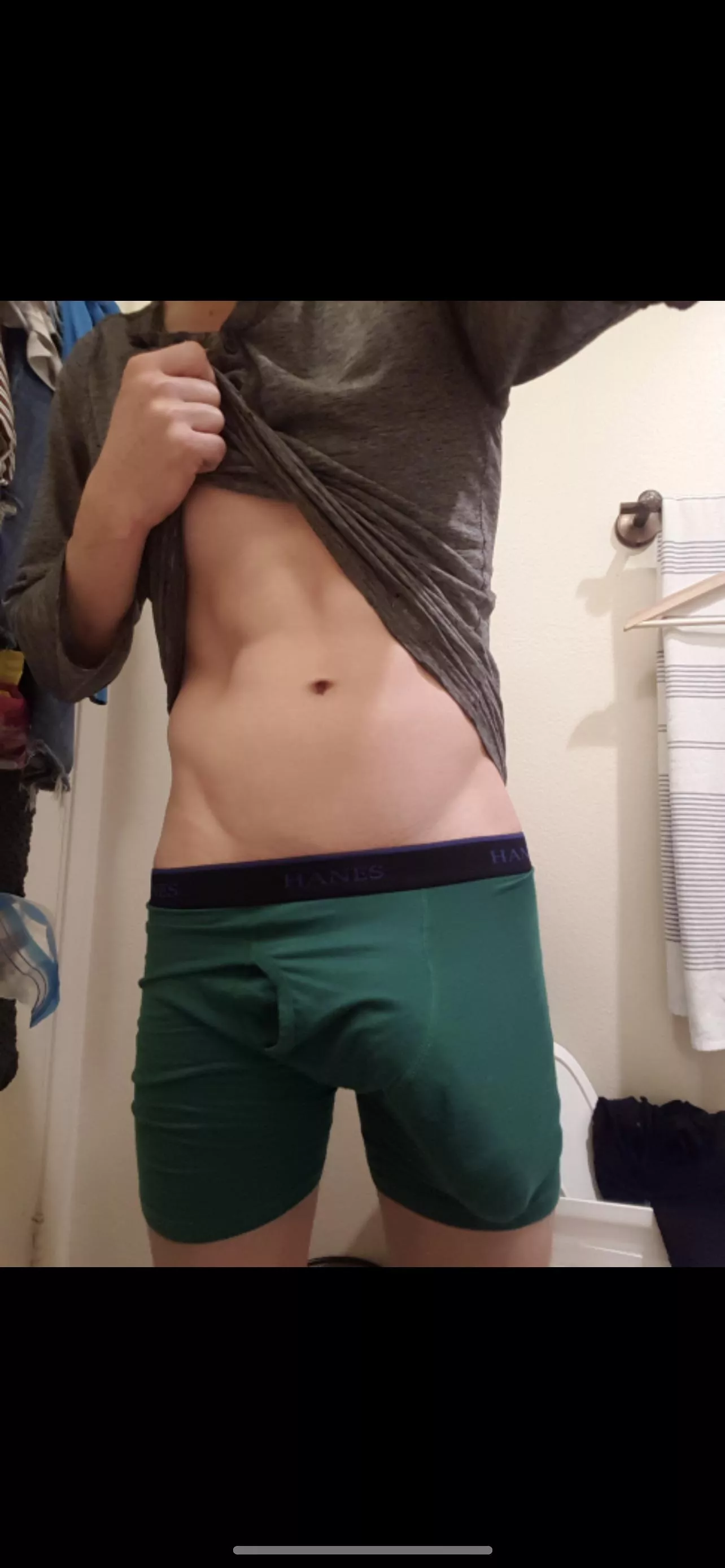 Old Reddit got hacked. Single again. Hmu