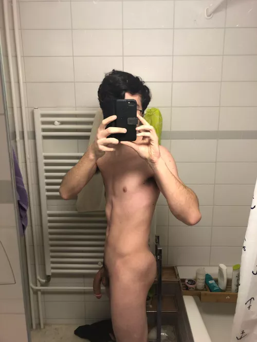 Pm me if you wanna shower with me