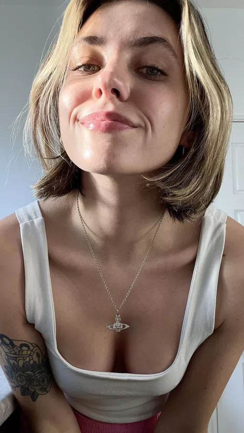 POV I’m bending over to kiss you on the cheek :)