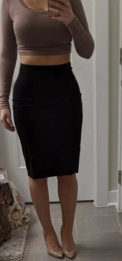 Pretty feminine i think lol