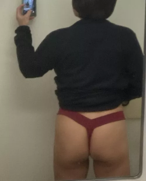 quick pic of my Friday thong.