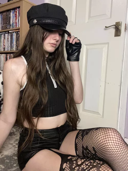 Really like my new crop top! (F20)