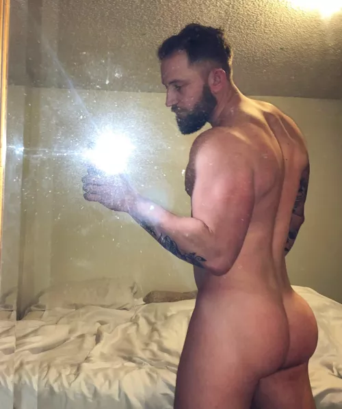 Since y’all enjoyed the last one! Happy Saturday! 🍑