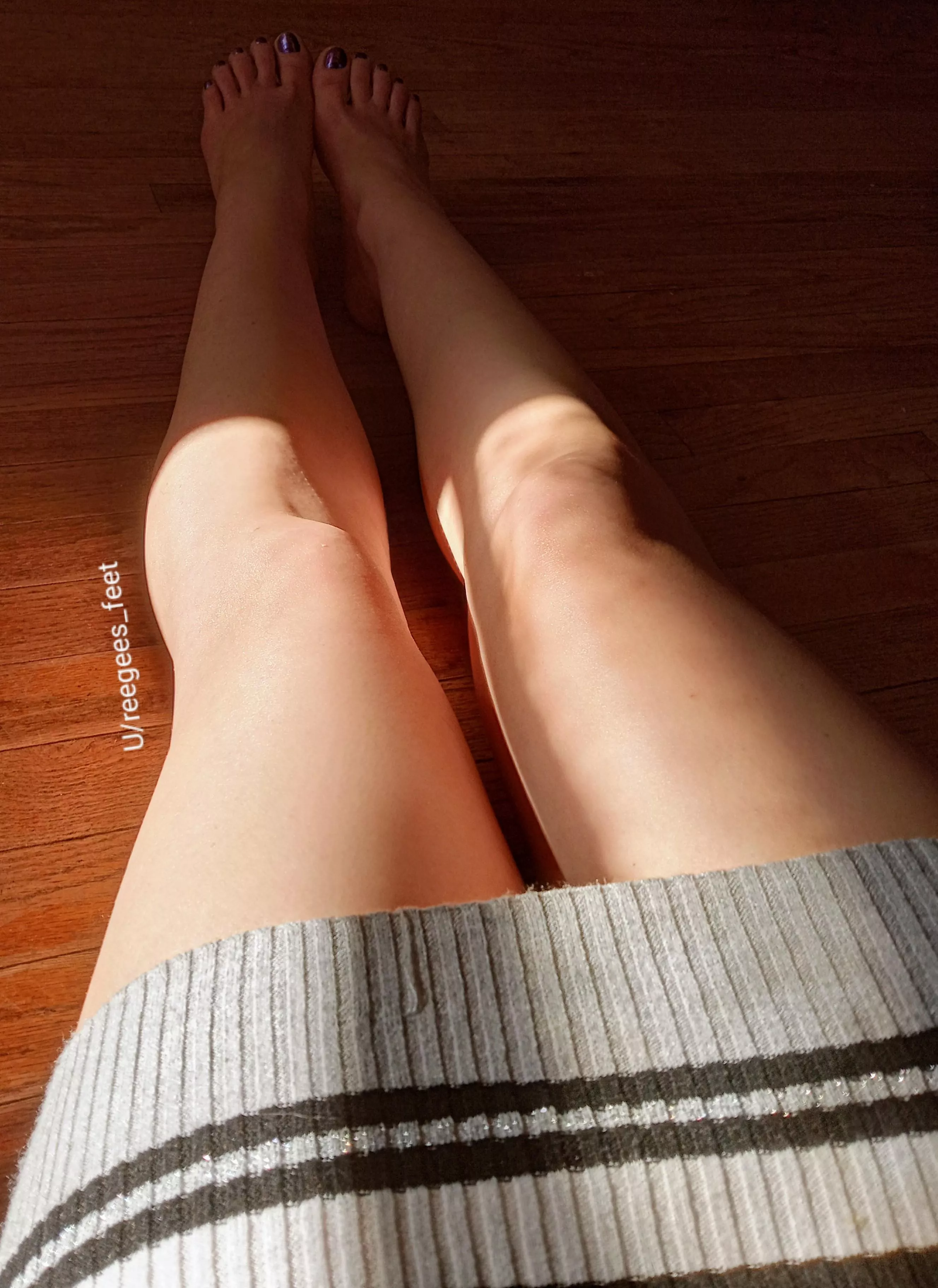 the sun is kissing my legs, now I need you to.