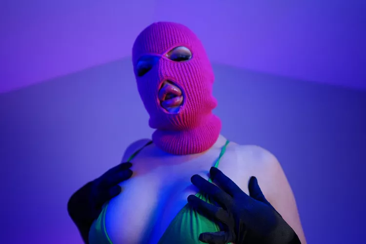 Use literally every part off me for your own please. Im a fucktoy.