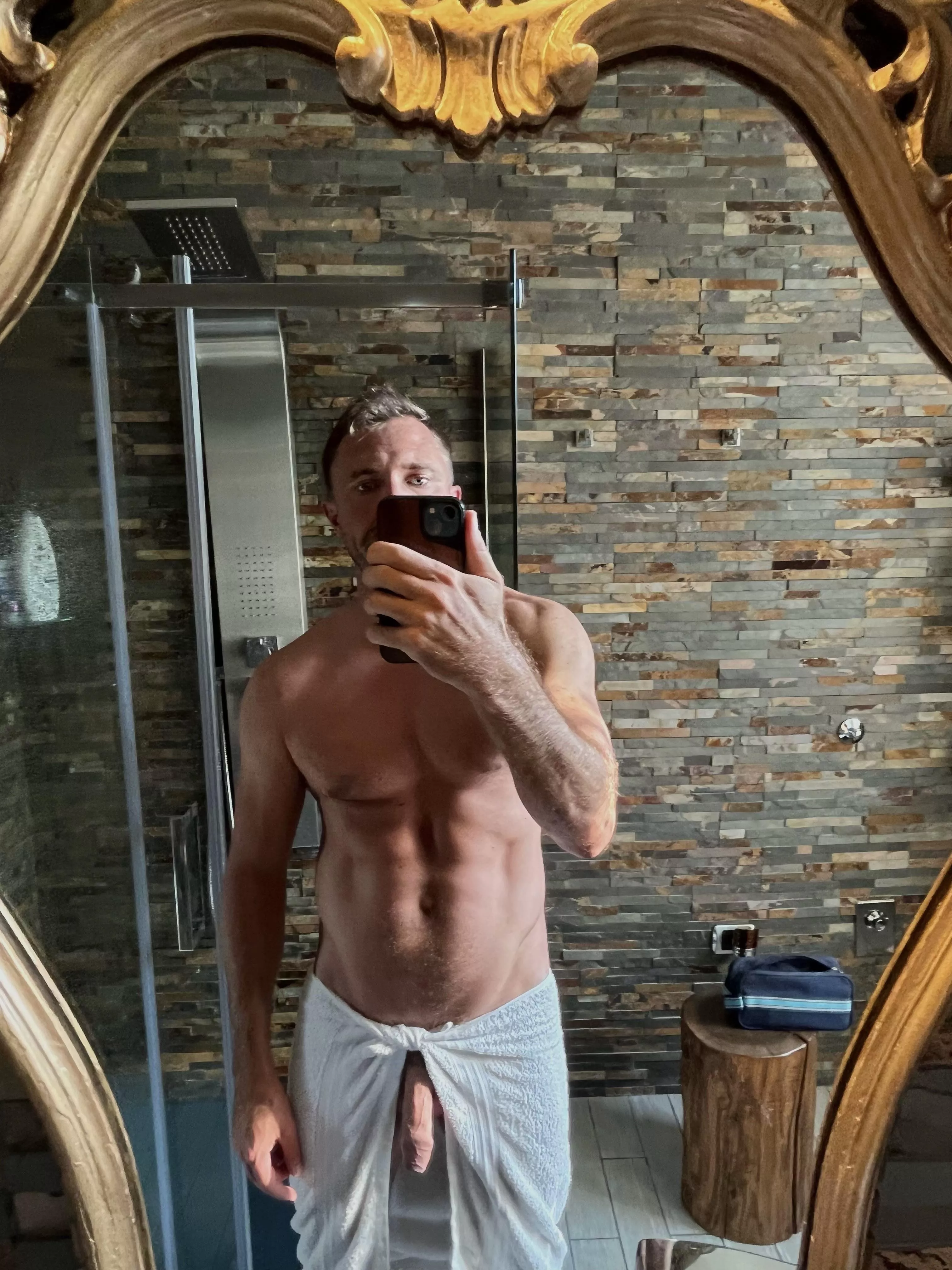 What I wish the morning after the work Christmas Party looked like 😅