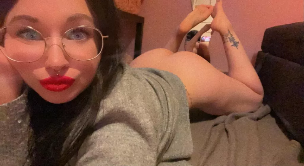 Who wants to fuck a needy slut in her ass?🤤