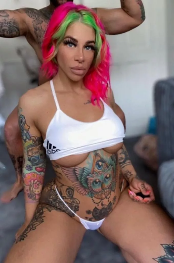 Who wears adidas 😜