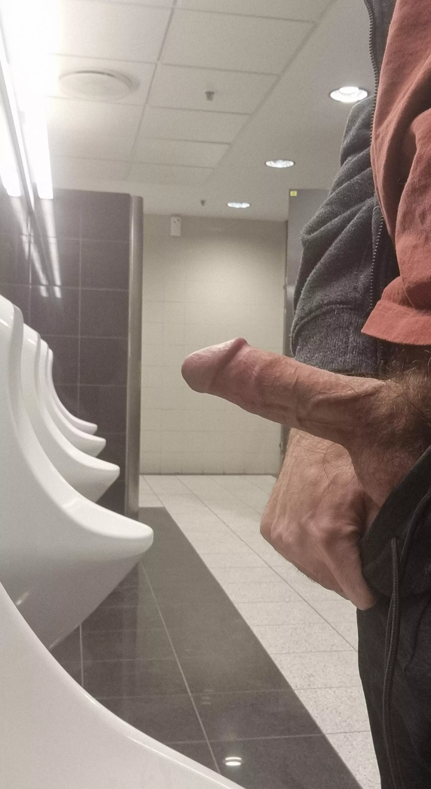 wyd if you see me at the urinal