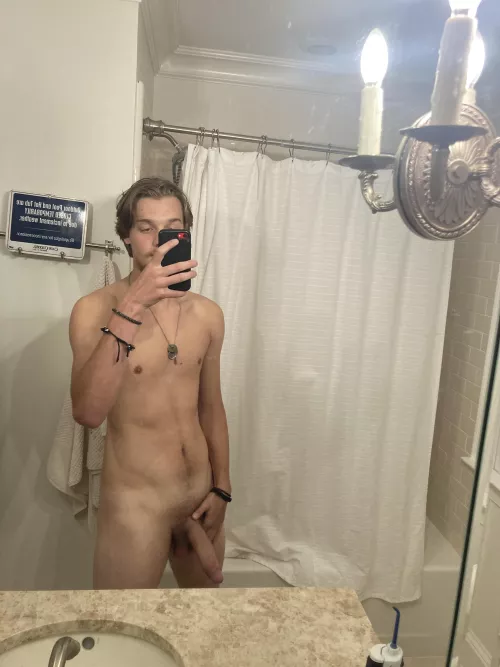 19m who wants to get stretched out by a young bull?