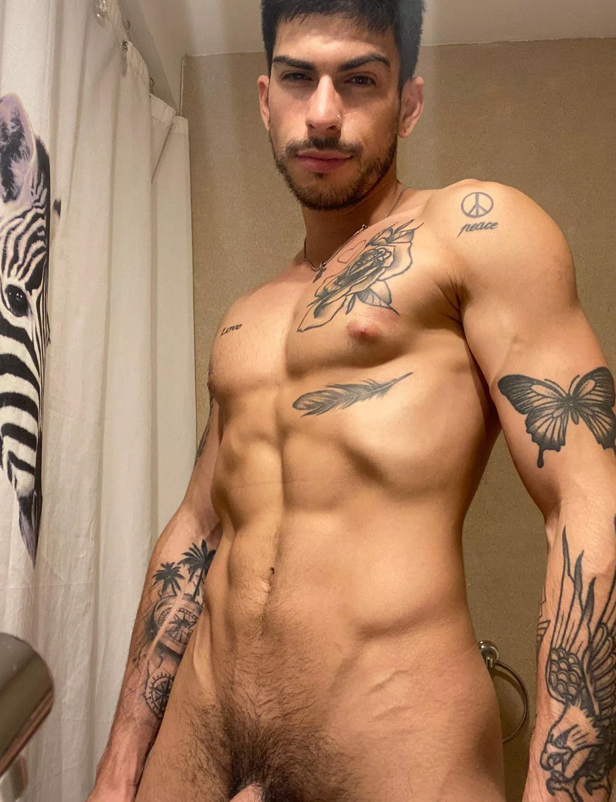 21 Like if you don’t mind nudes in your dms ;)