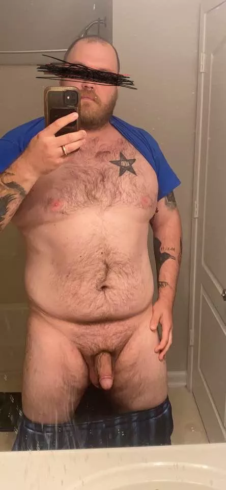 35 bi guy. I like shaved guys!