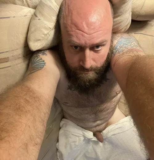 41[M] can’t sleep any ladies want keep me company?