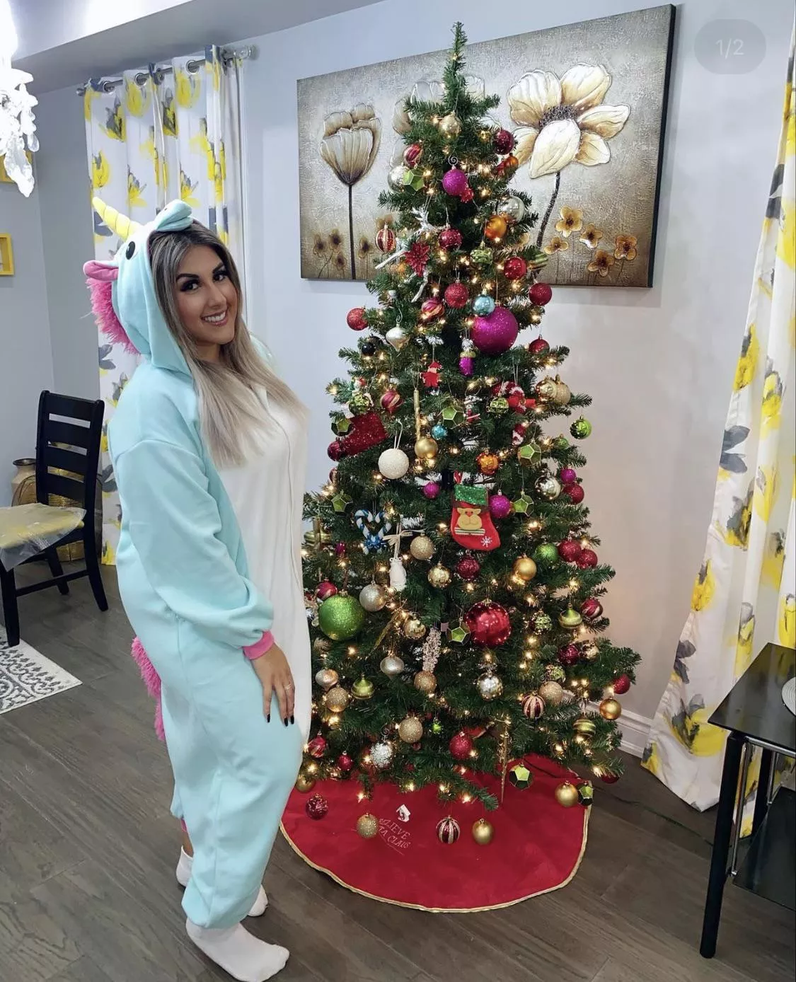 A Baggy costume cannot hide this Busty Arabic Queen