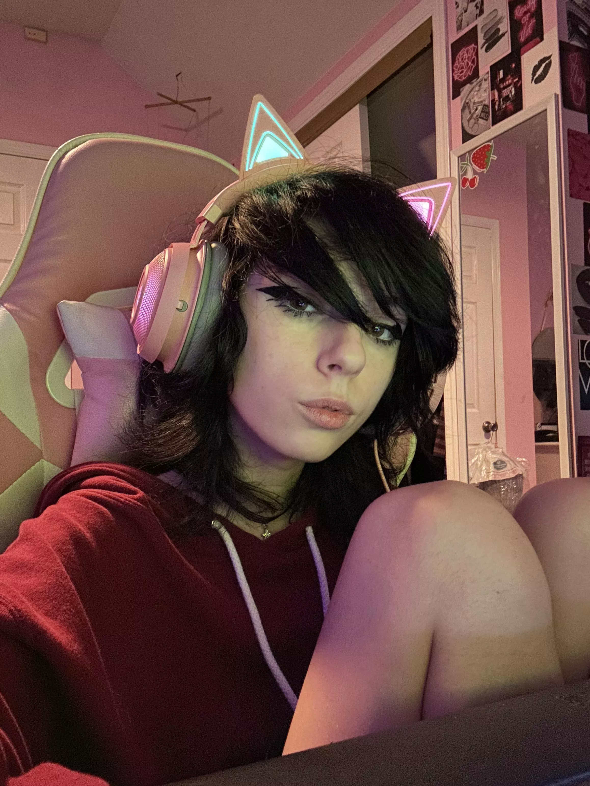 A bit of gaming :> 💗