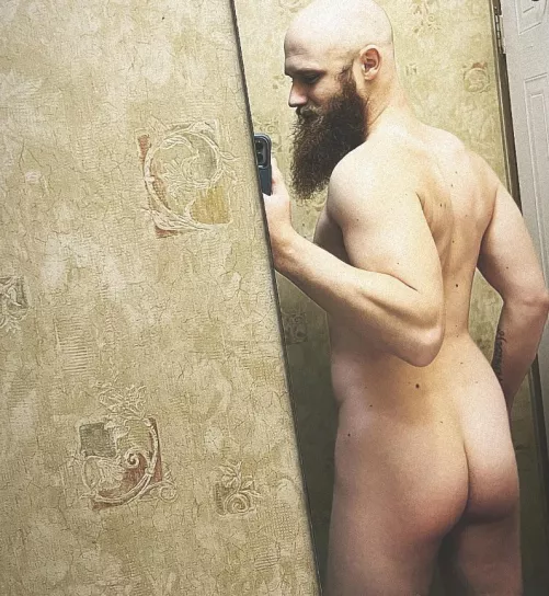 A little cheeky 🍑