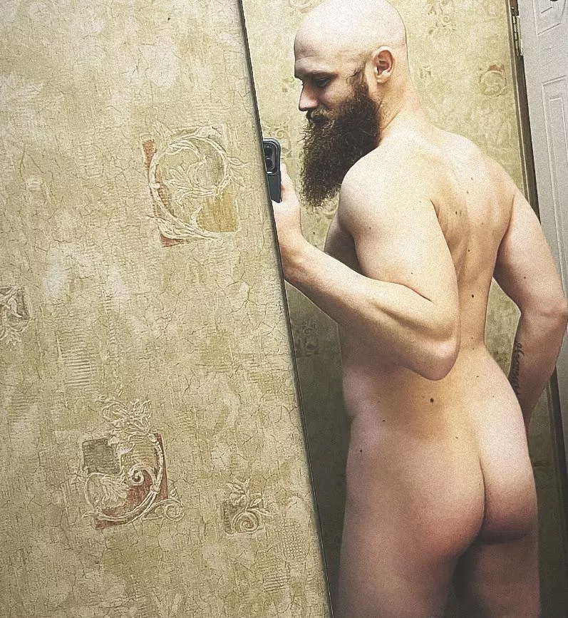 A little cheeky 🍑