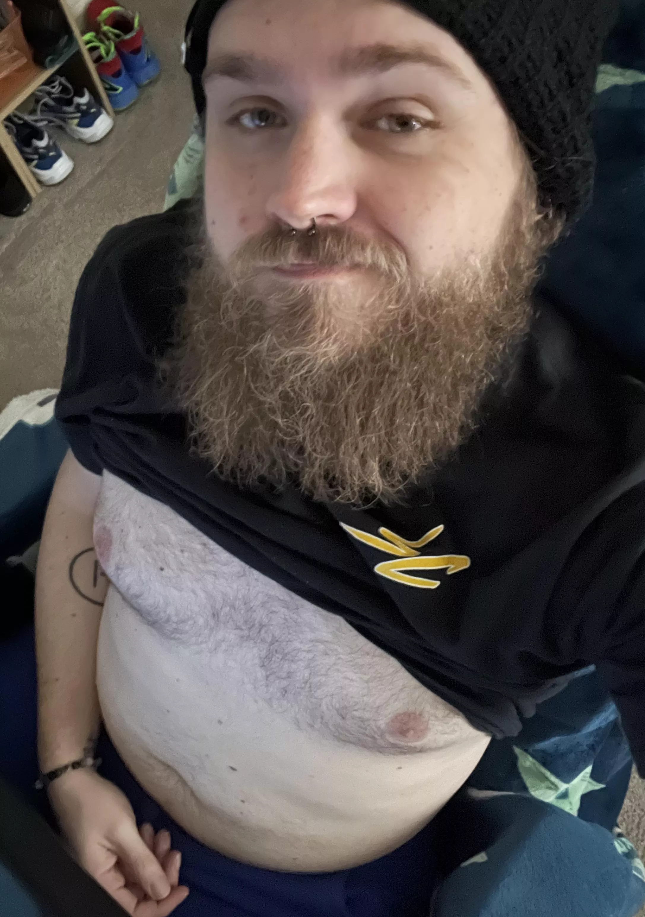 A little high, a little horny, in need of some belly rubs 🐻 any volunteers?