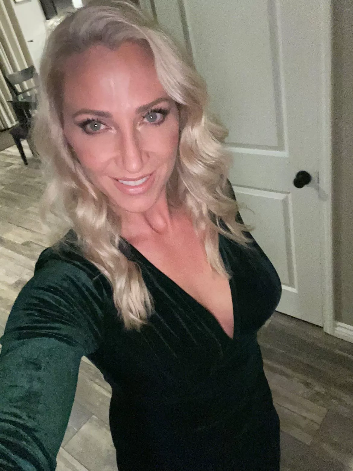 Big tit wife tele C4MP5