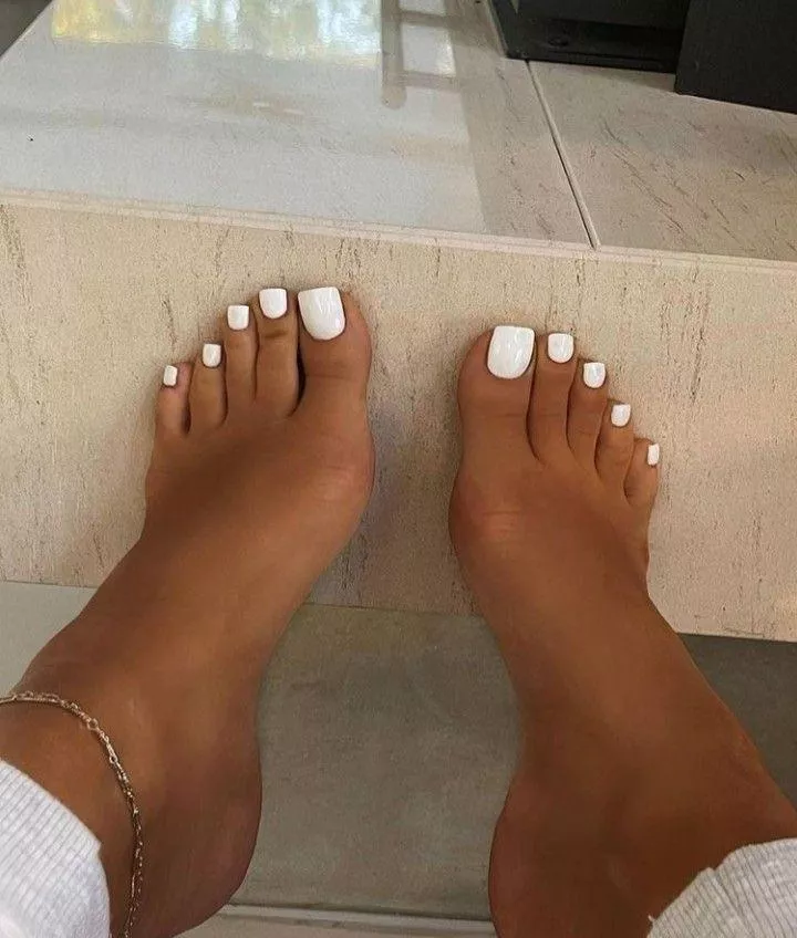 BIRTHDAY TOES 🥰