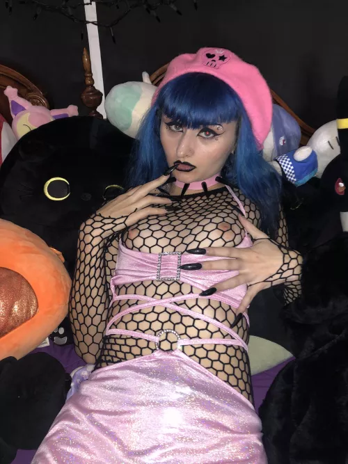 blue looks so good <3