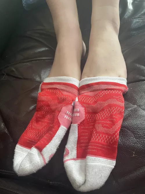 Can you guess what color my toes are?