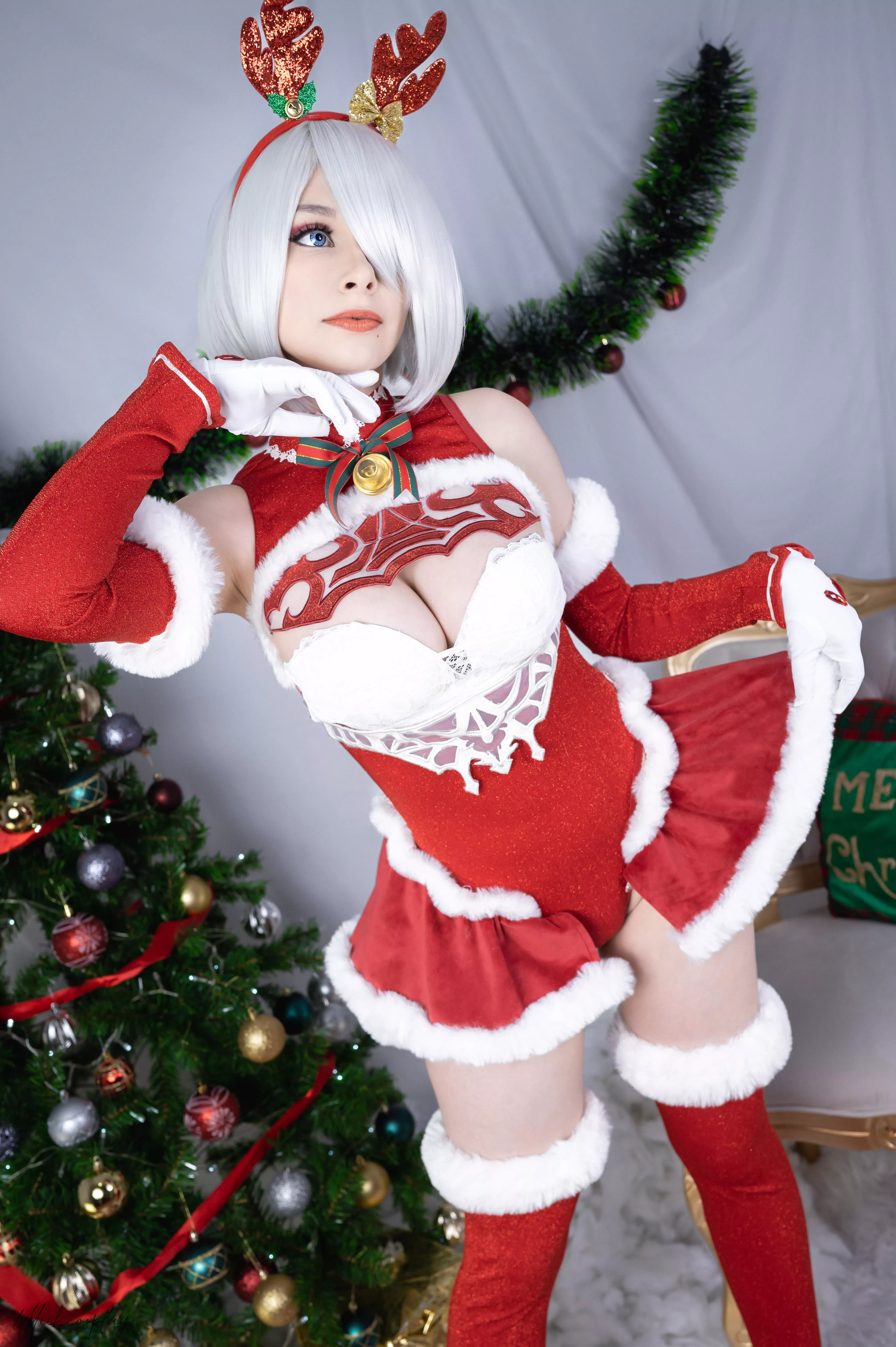Christmas 2B (NieR:Automata) by MiihCosplay