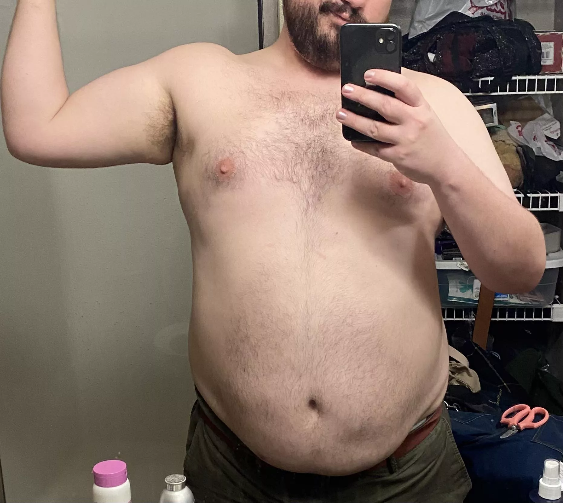 Getting back to the gym after a long hiatus, not trying to lose the belly 😈