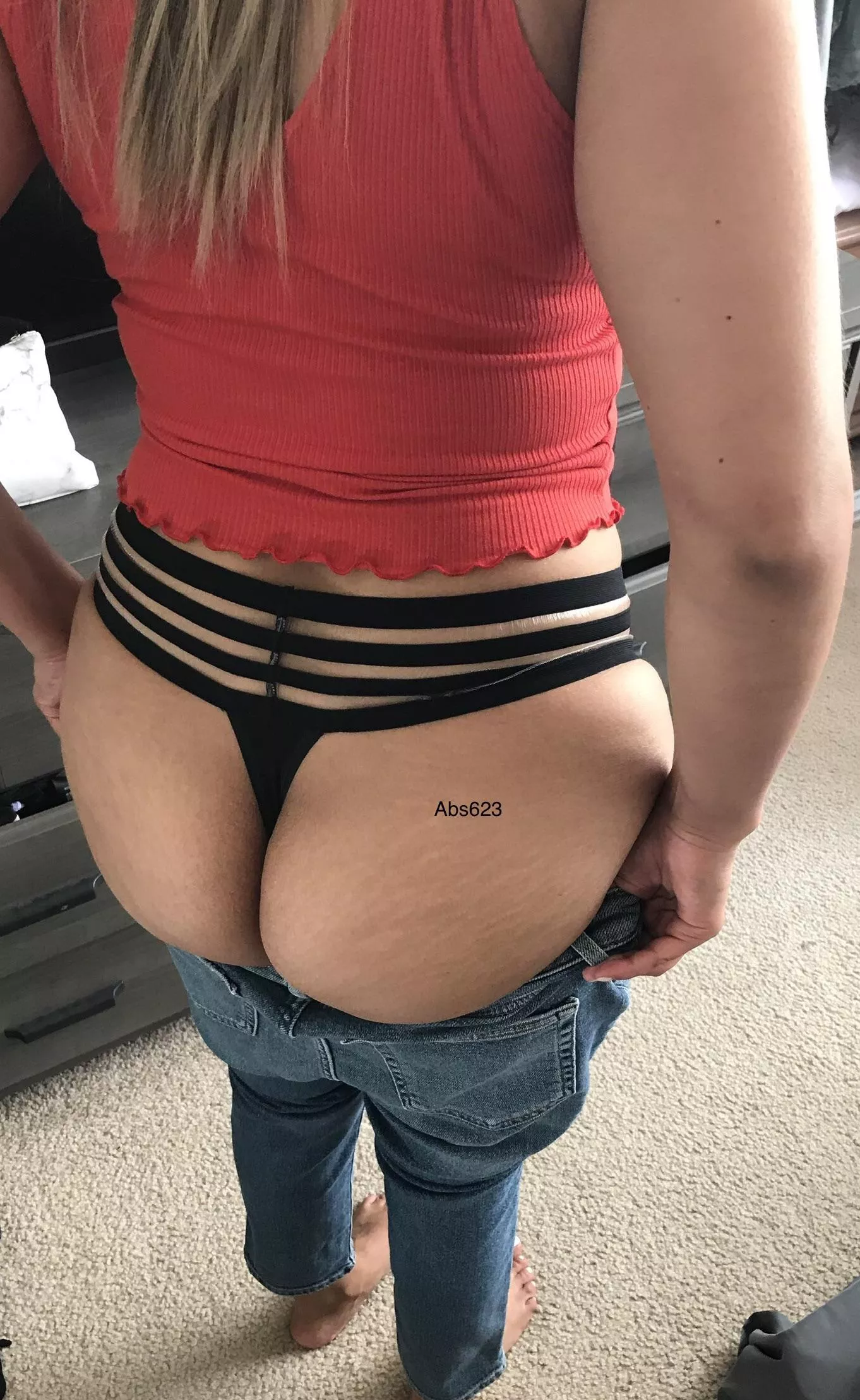 Girls night out, in need of a drink!