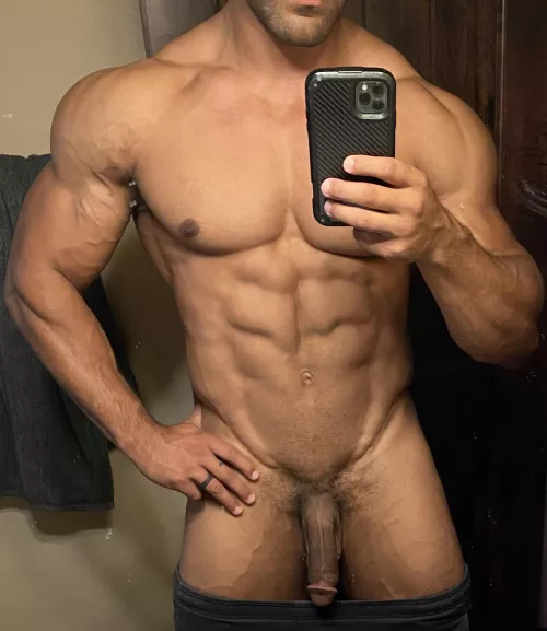 Hardly see any photos of guys soft on here. Here’s one for the feed