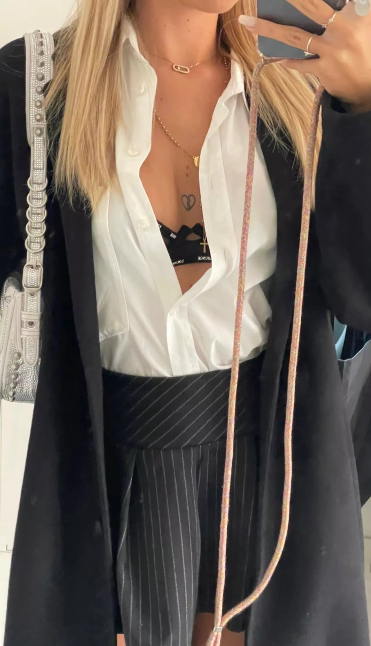 How’s my outfit? 👀