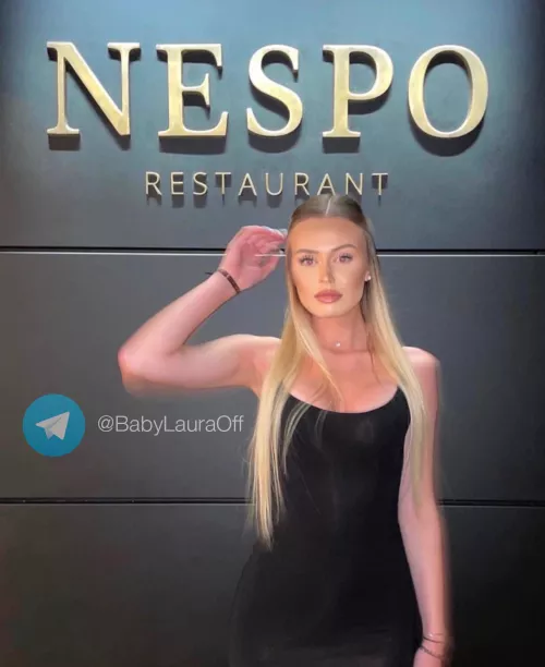 How’s the dress? 😘