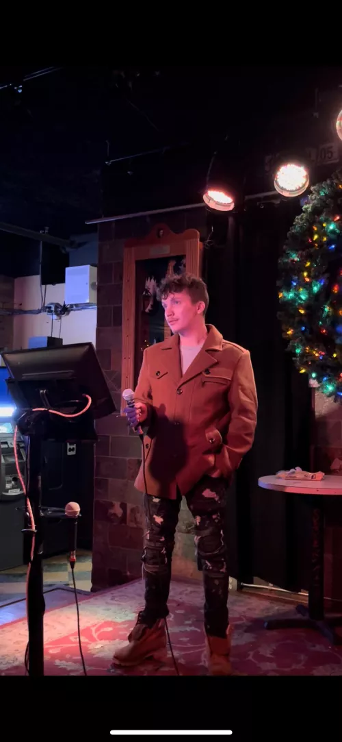 I did karaoke for the second time in a decade. I sucked but I loved this picture ❤️