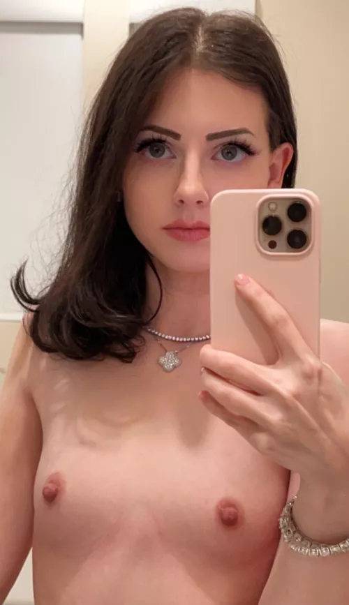 I love my A cups 🥰 (34F)