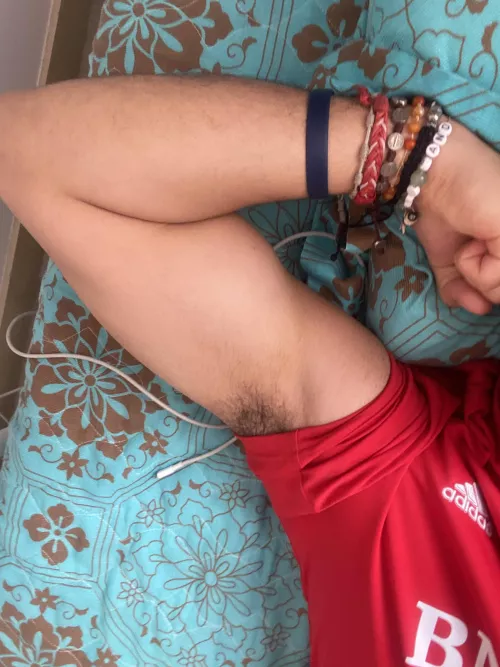 Im all sweaty, wanna lick?