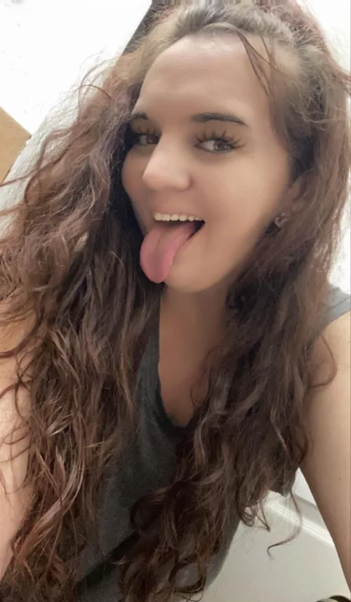 I’m daddys little cum slut. Make sure you get every last drop of it 😉