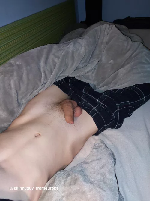 it's 2am and I can't sleep. wanna chat?