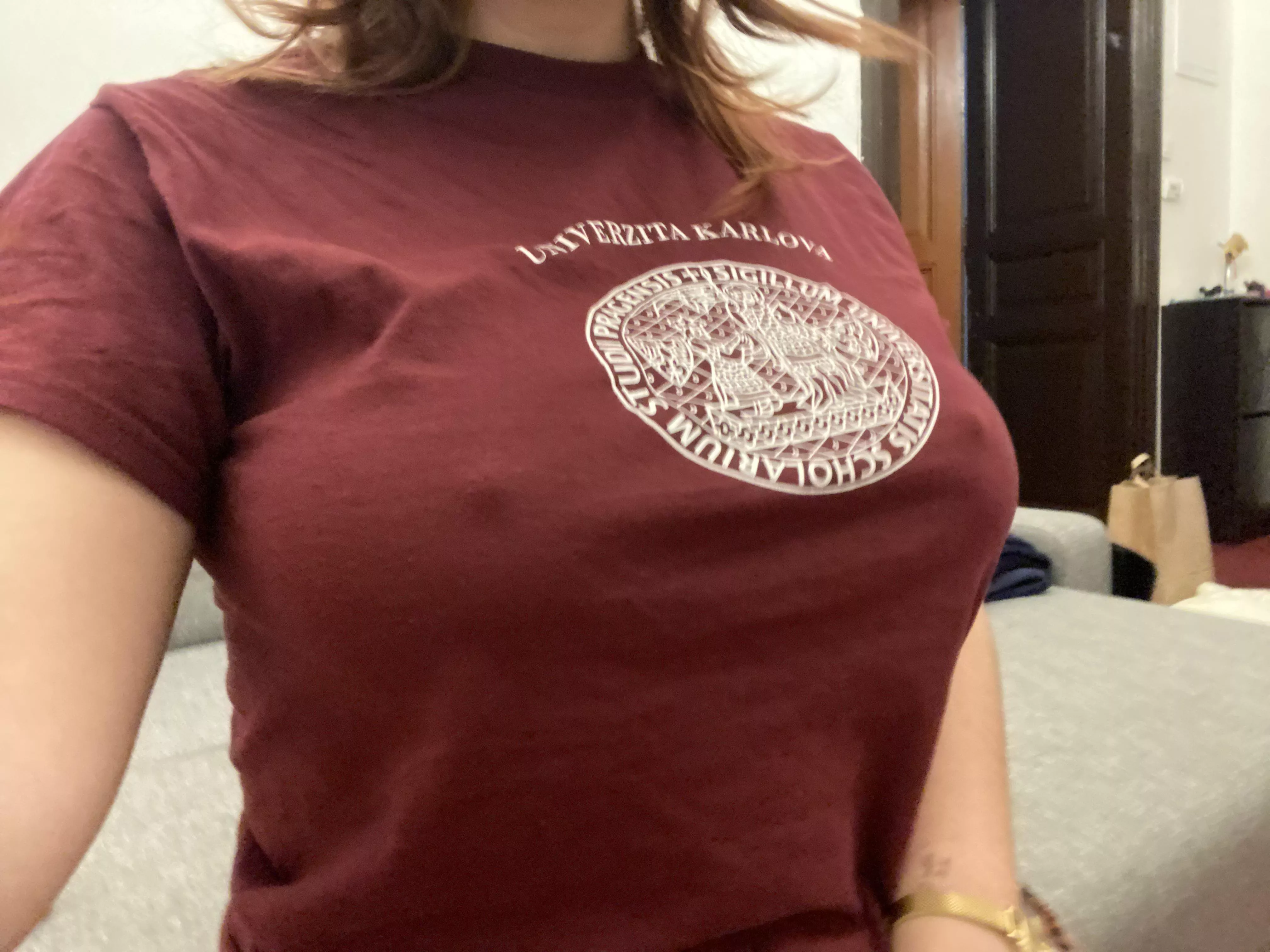 It’s a little cold❄️☃️Wish someone was here to warm me up💋🍑🍒