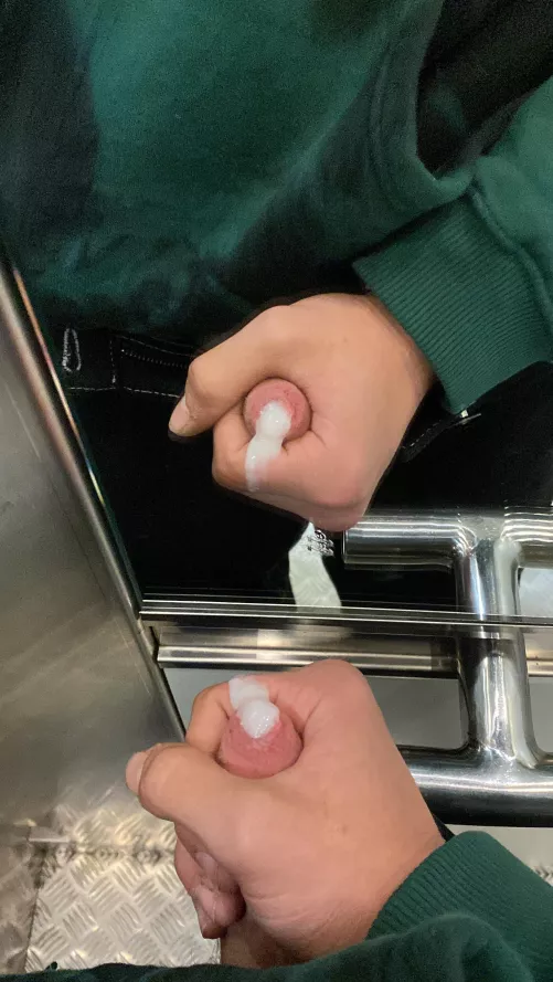 Its good cum in a elevator?