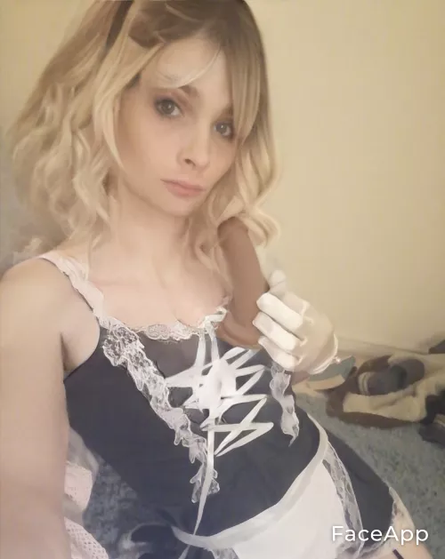 Leaving face pic up for a little while...download it, caption it and send me abusive messages please Daddies? 🥺