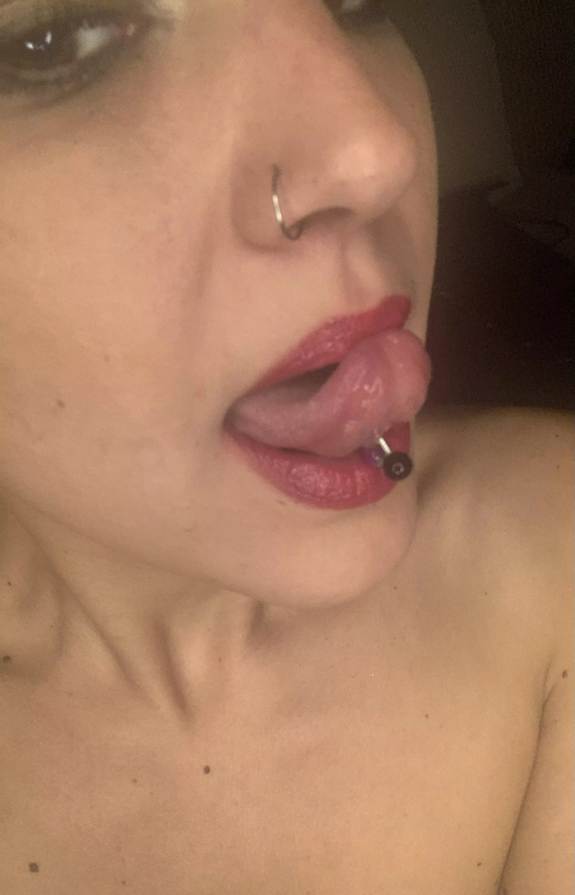 Lipstick smudging time 😈