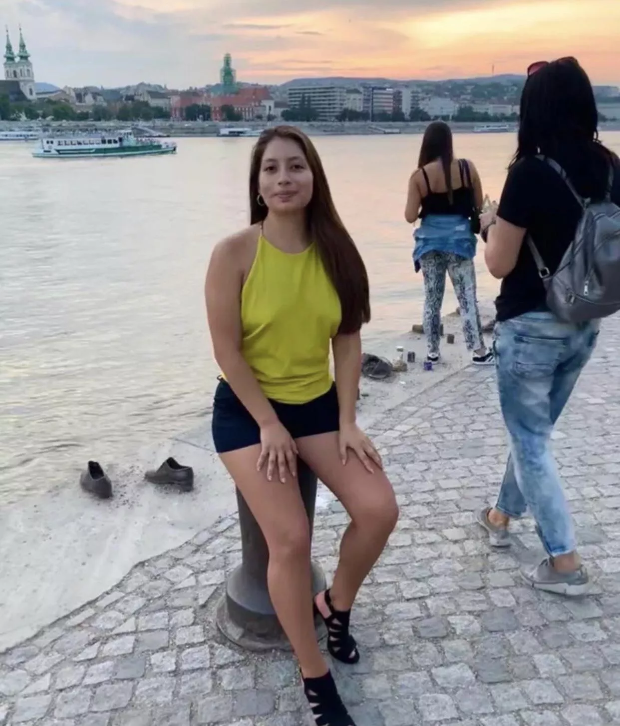 Love when she wears no bra…so subtle yet erotic