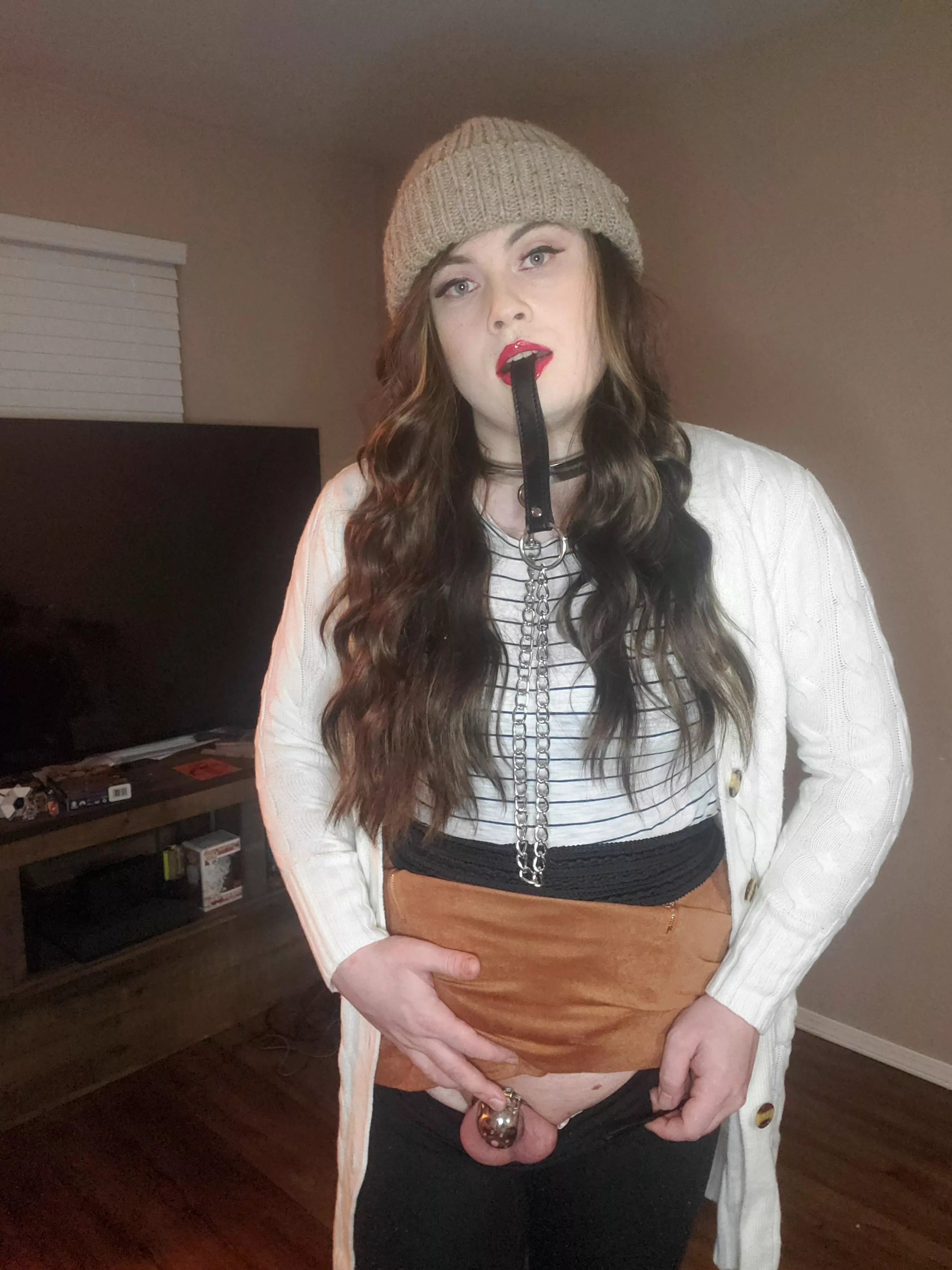 loving my tiny cage sooooo much!