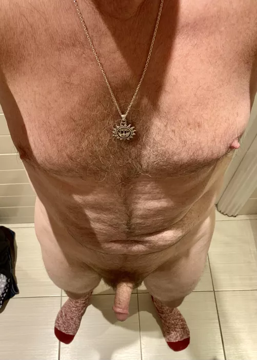 M59, 5/11 don’t weigh myself ever. Hating Christmas and my body so here goes