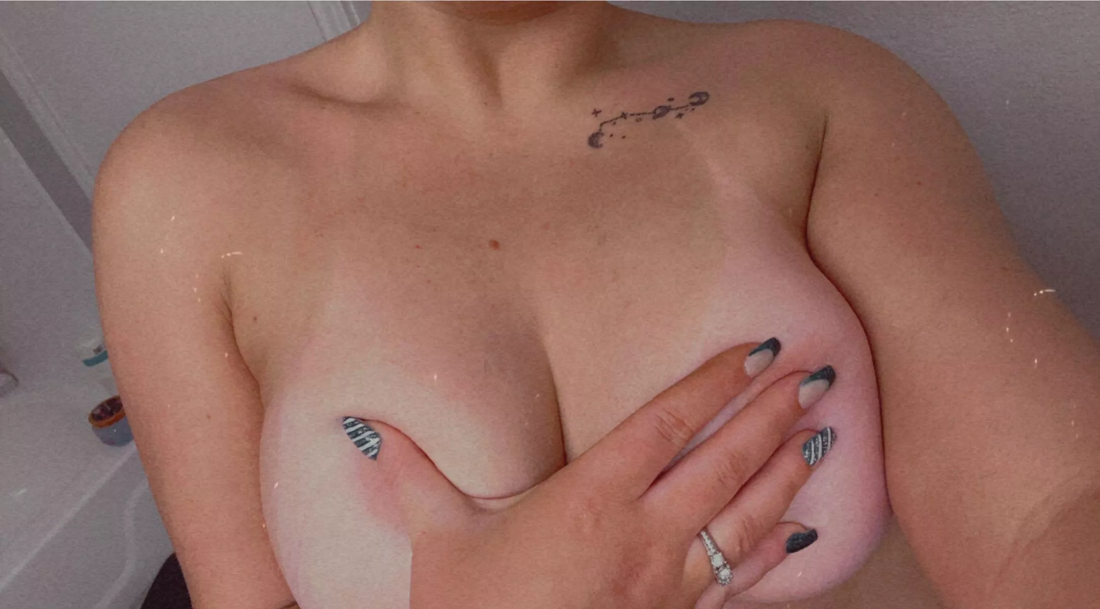 My boobs were looking so juicy tonight, I couldn’t resist taking a pic