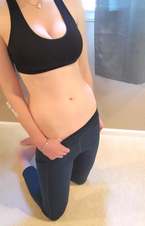 pre workout ...wonder how sweaty I'll be post workout 😈